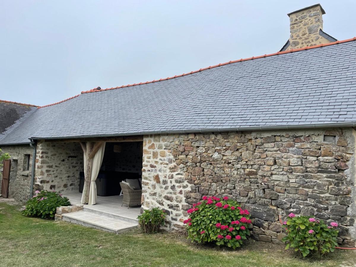 Les Cottages Du Manoir, Jacuzzi -卡松 外观 照片